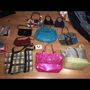 10 purses and 1 woman’s wallet
